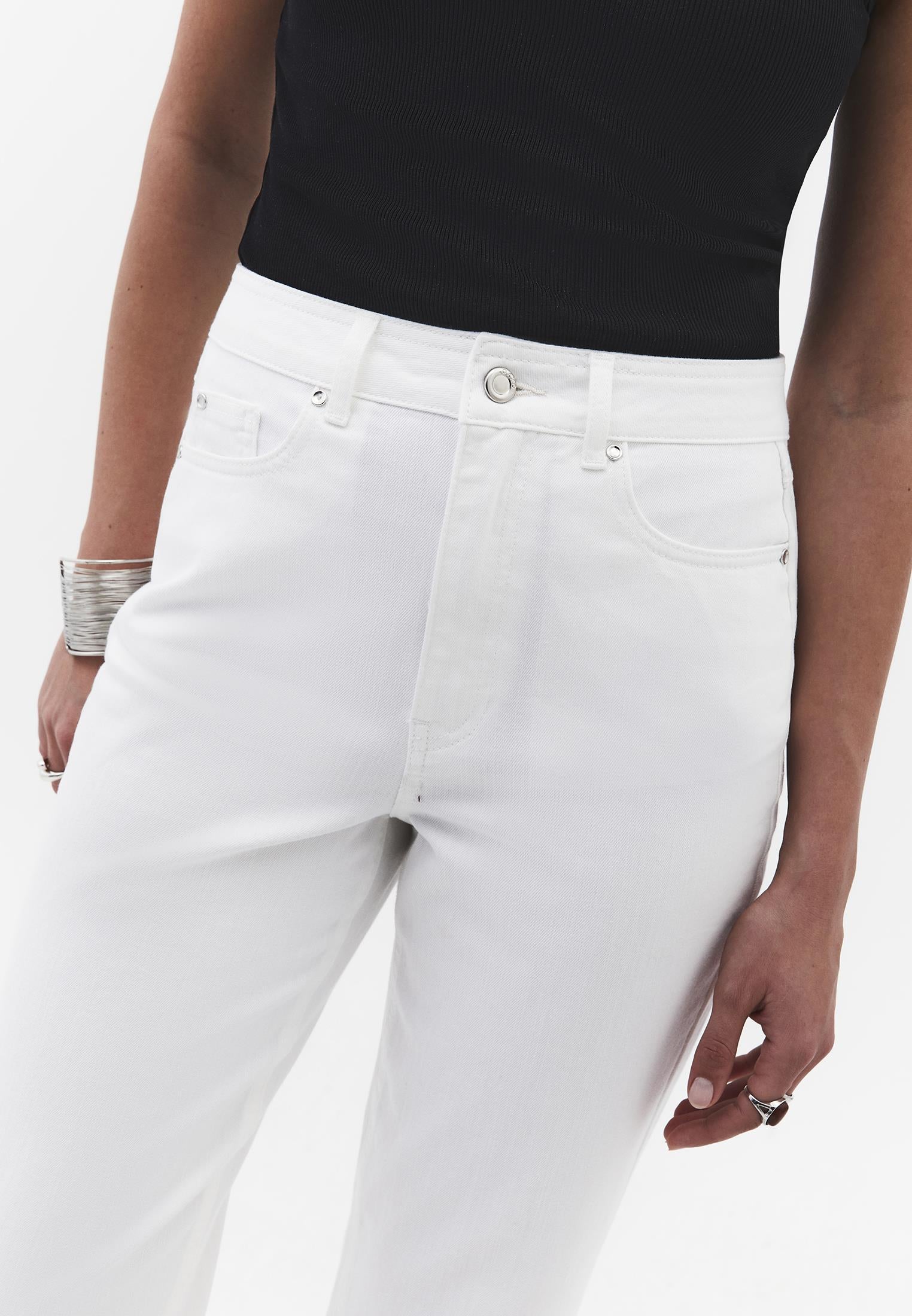 Ultra High Waist Mom Jeans - WHITE DENIM