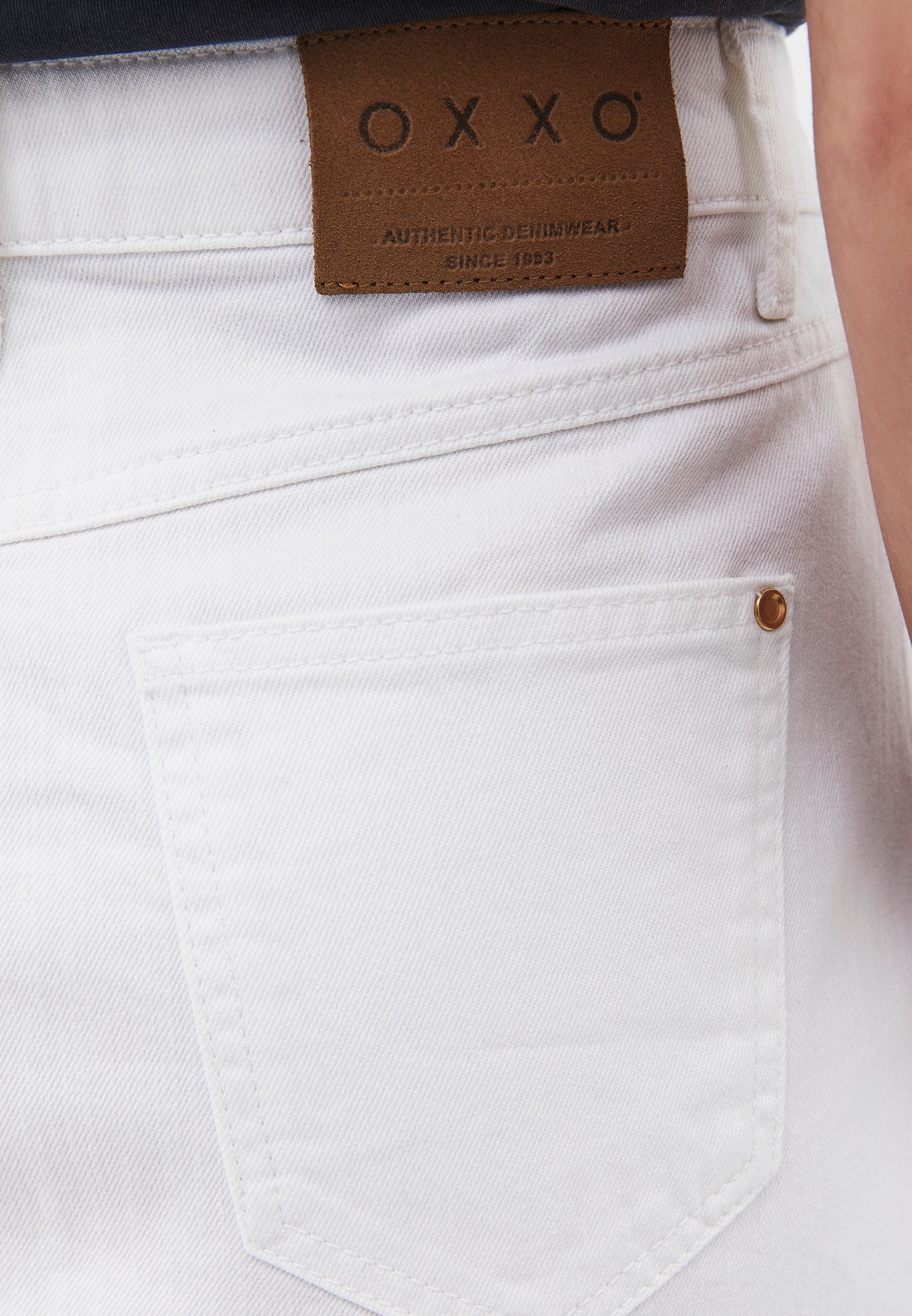 Short Skirt With Embroidery Detail - WHITE DENIM
