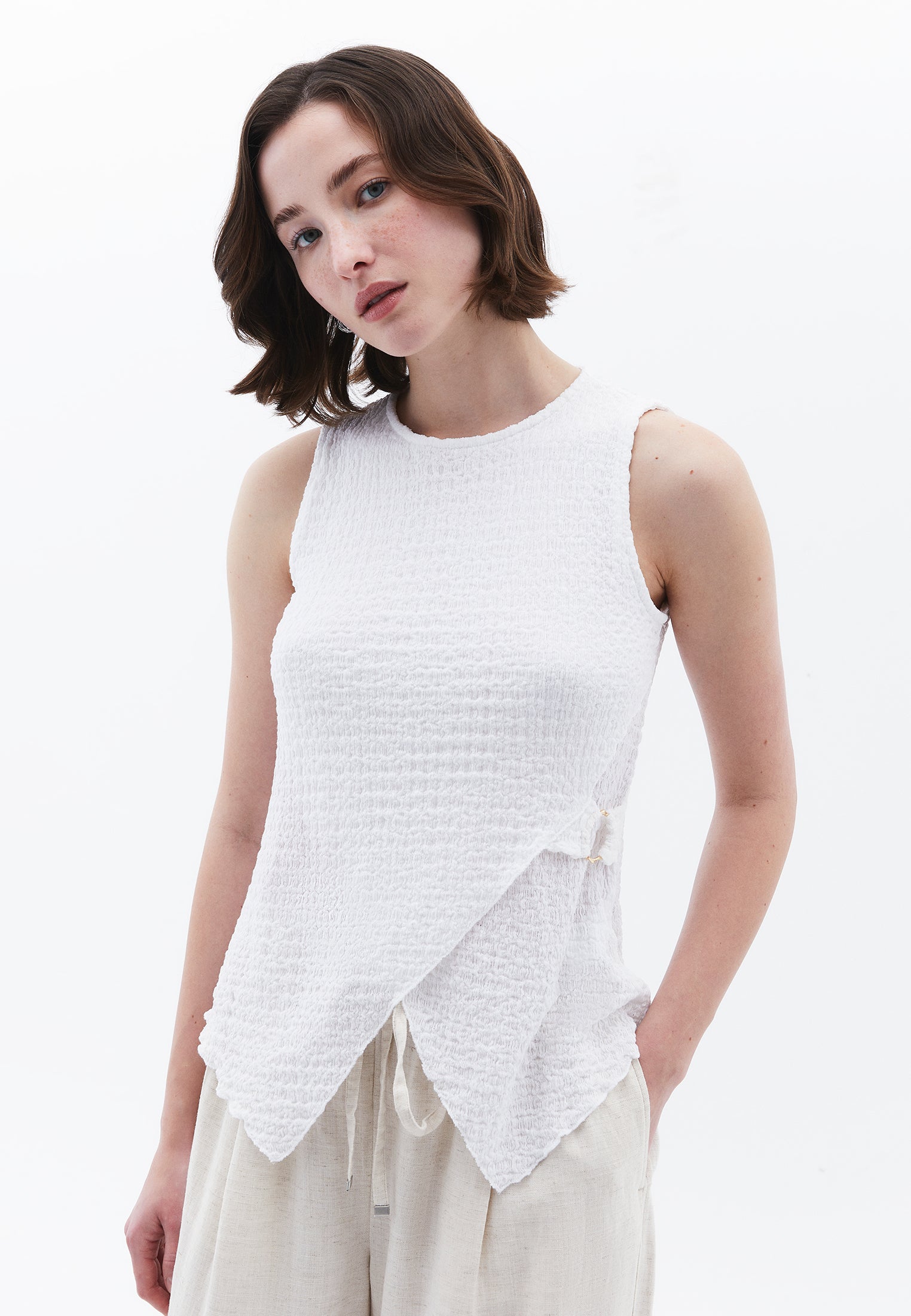 Sleeveless Crew Neck Blouse - WHITE