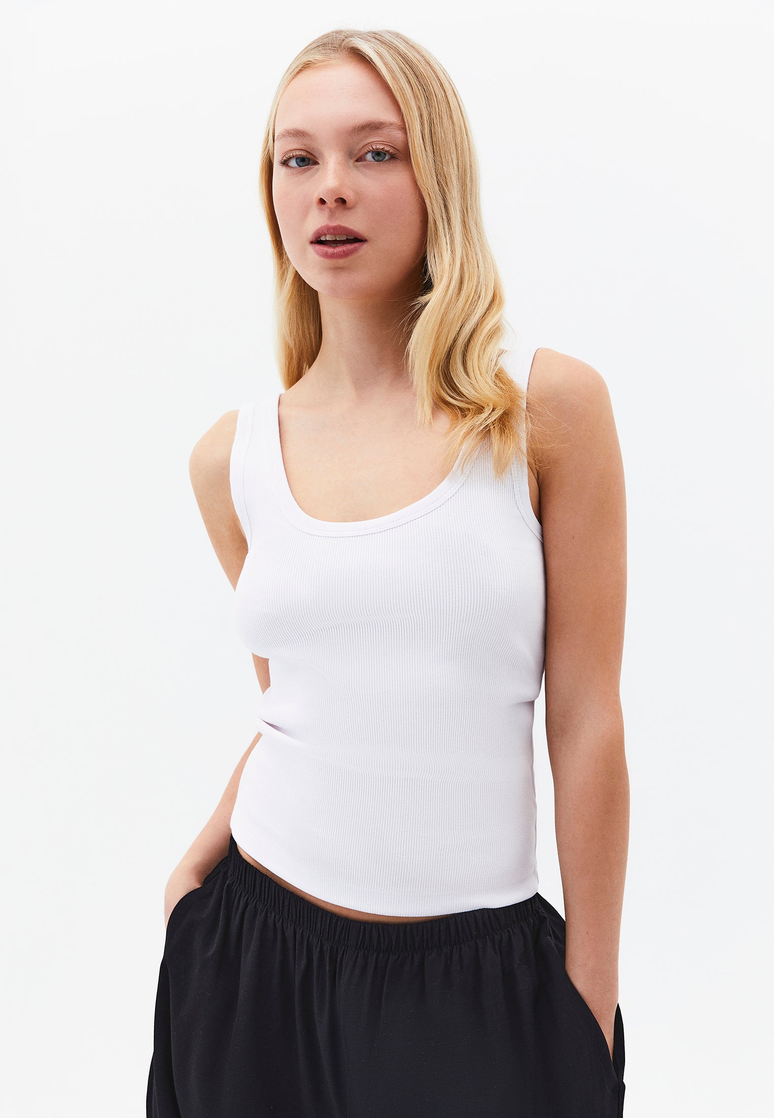 U Neck Tank Top - WHITE