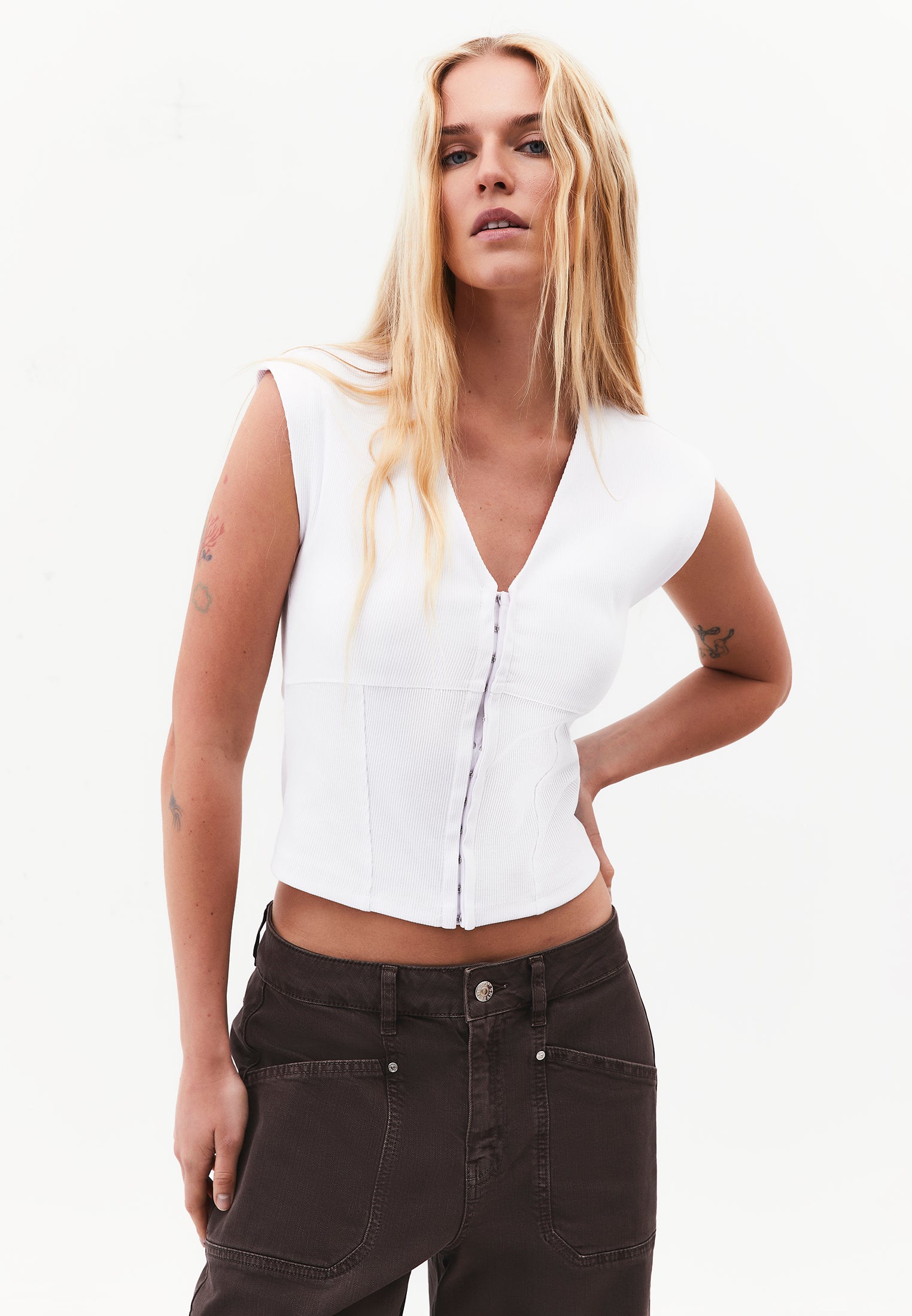 V Neck Short Sleeve T-Shirt - WHITE
