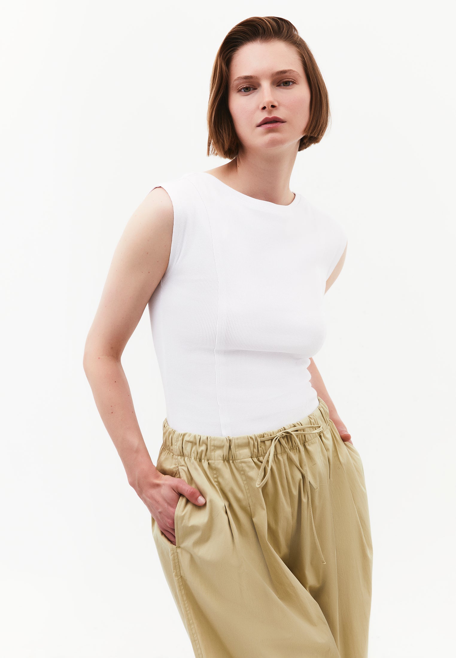 Boat Neck Sleeveless T-Shirt - WHITE