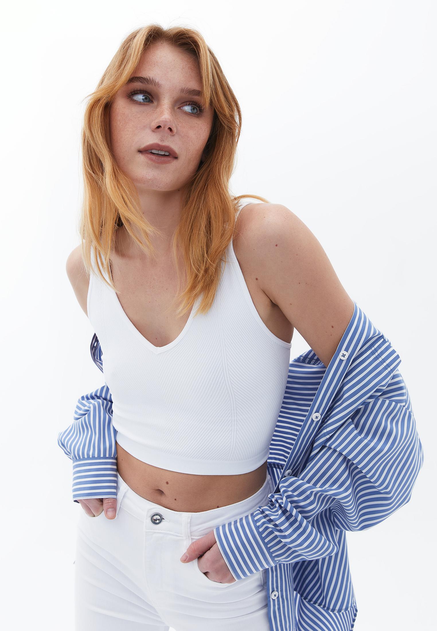 Jacquard V Neck Tank Top - WHITE