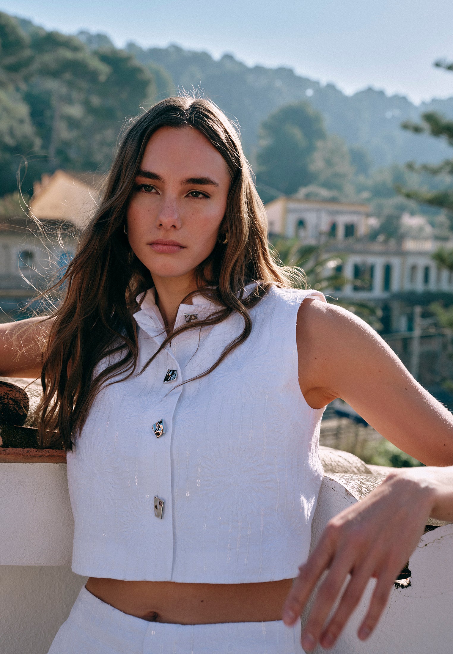 High Neck Crop Vest - WHITE