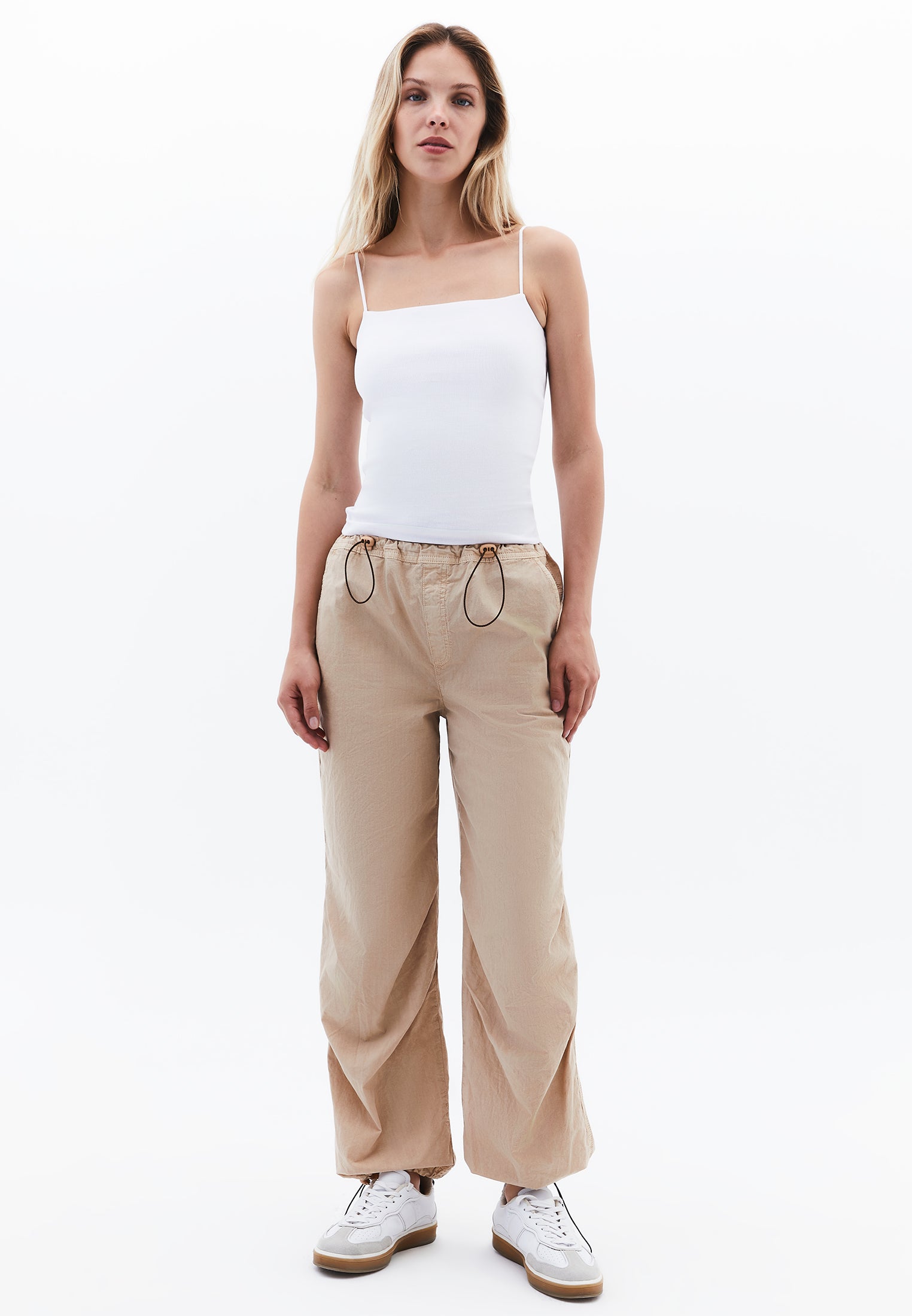 Square Neck Strap Tank Top - WHITE