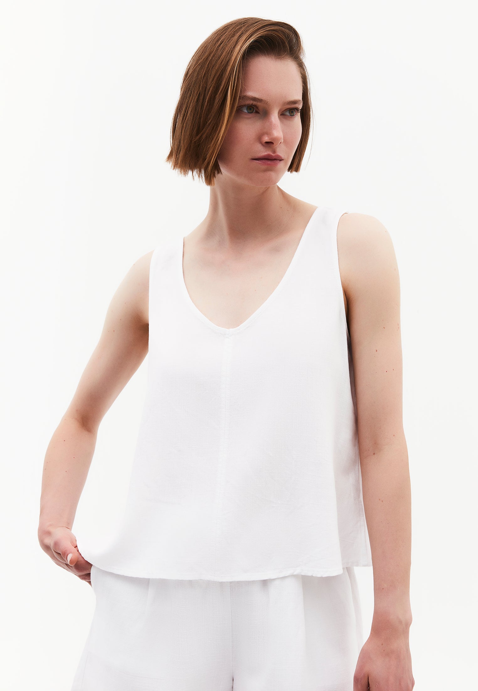 Loose Fit V-Neck Sleeveless Tank Top - WHITE