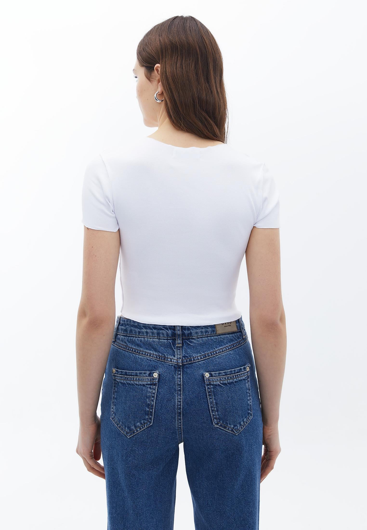 Closed Form Cropped Short Sleeve Crew Neck T-Shirt - WHITE