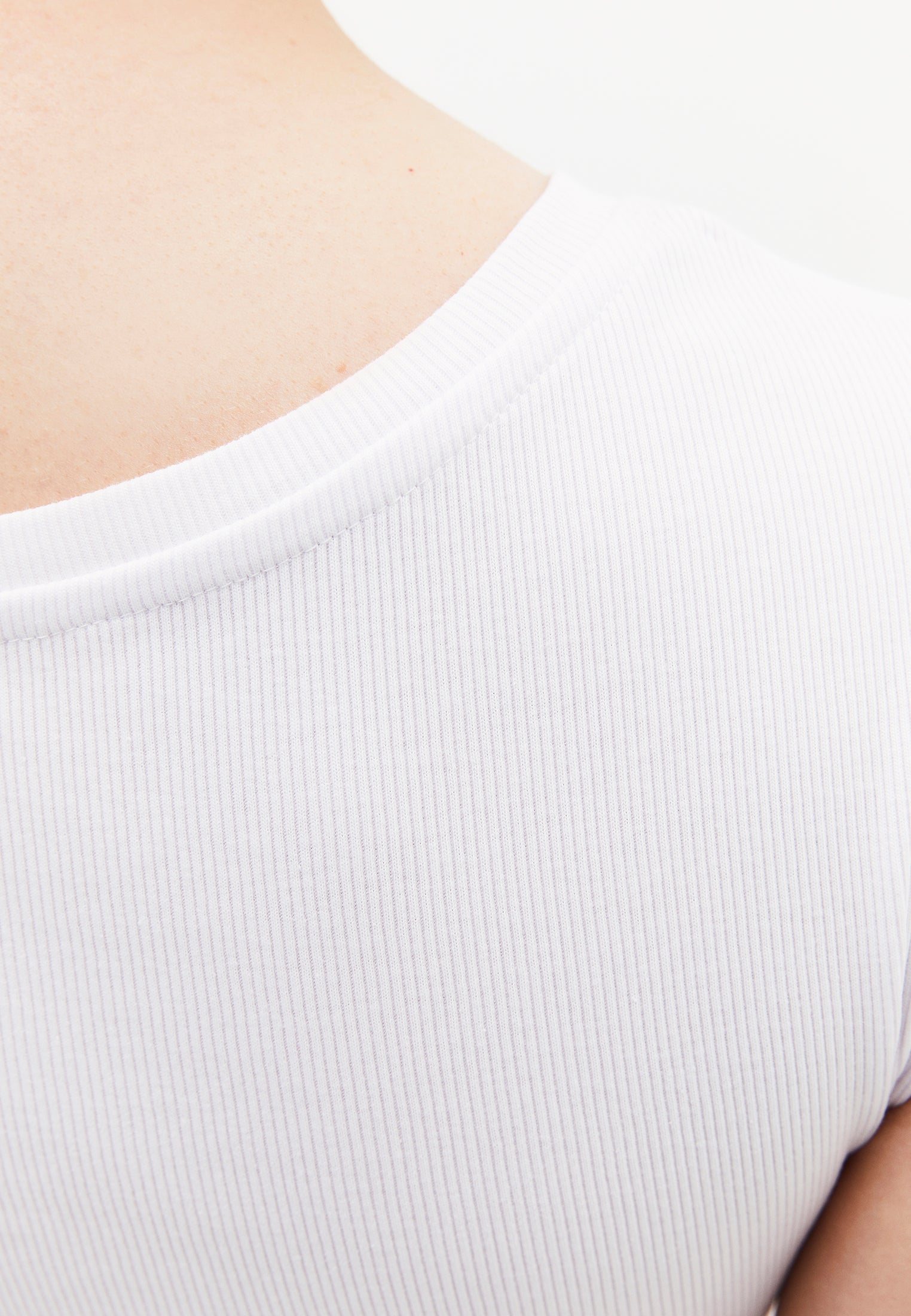 Boat Neck Sleeveless T-Shirt - WHITE