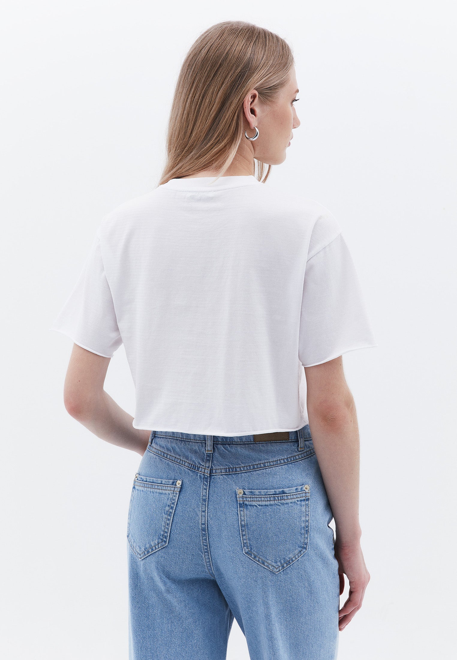 Cropped T-Shirt With Pocket Detail - WHITE