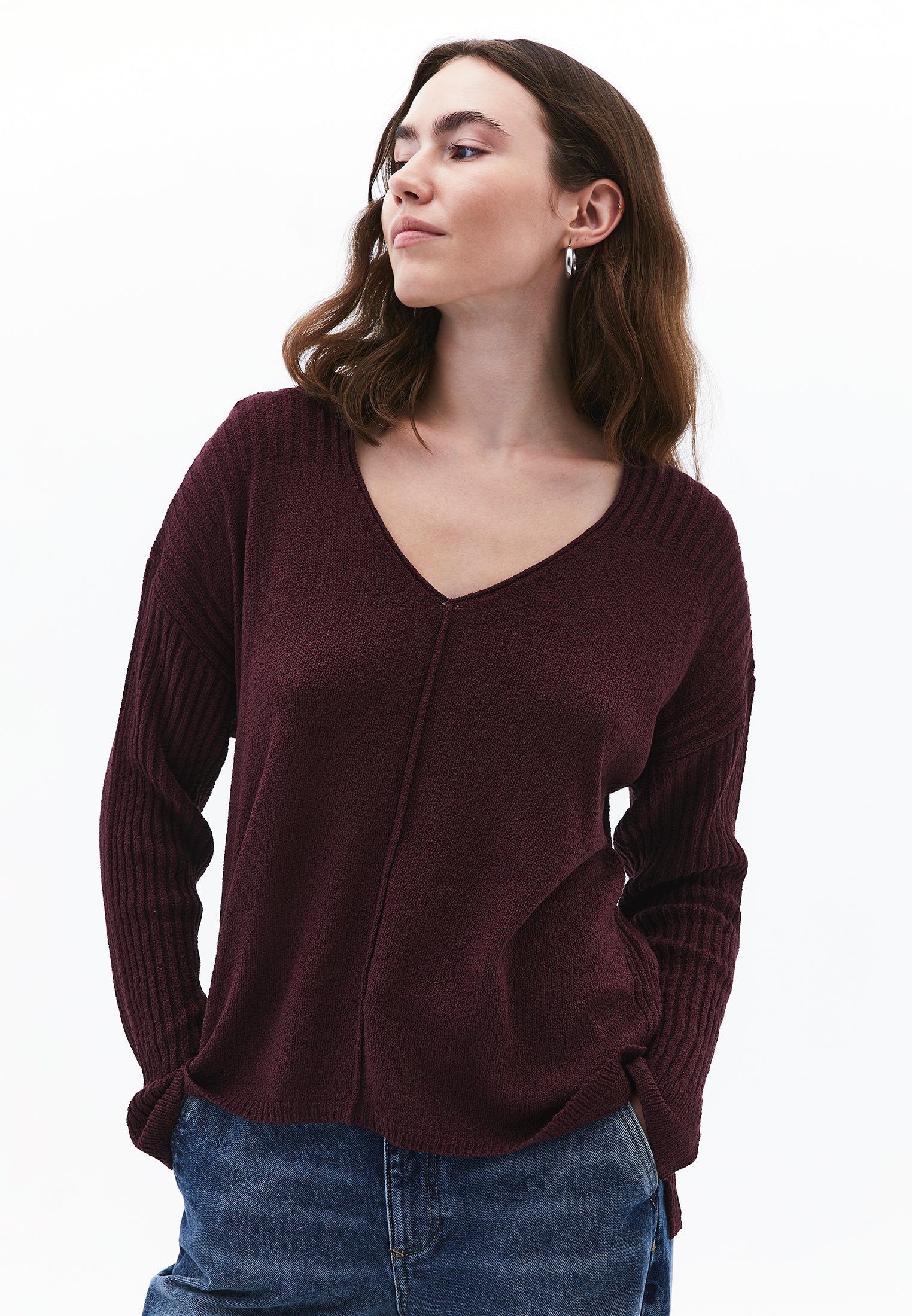 V Neck Standard Sweater - WINETASTING
