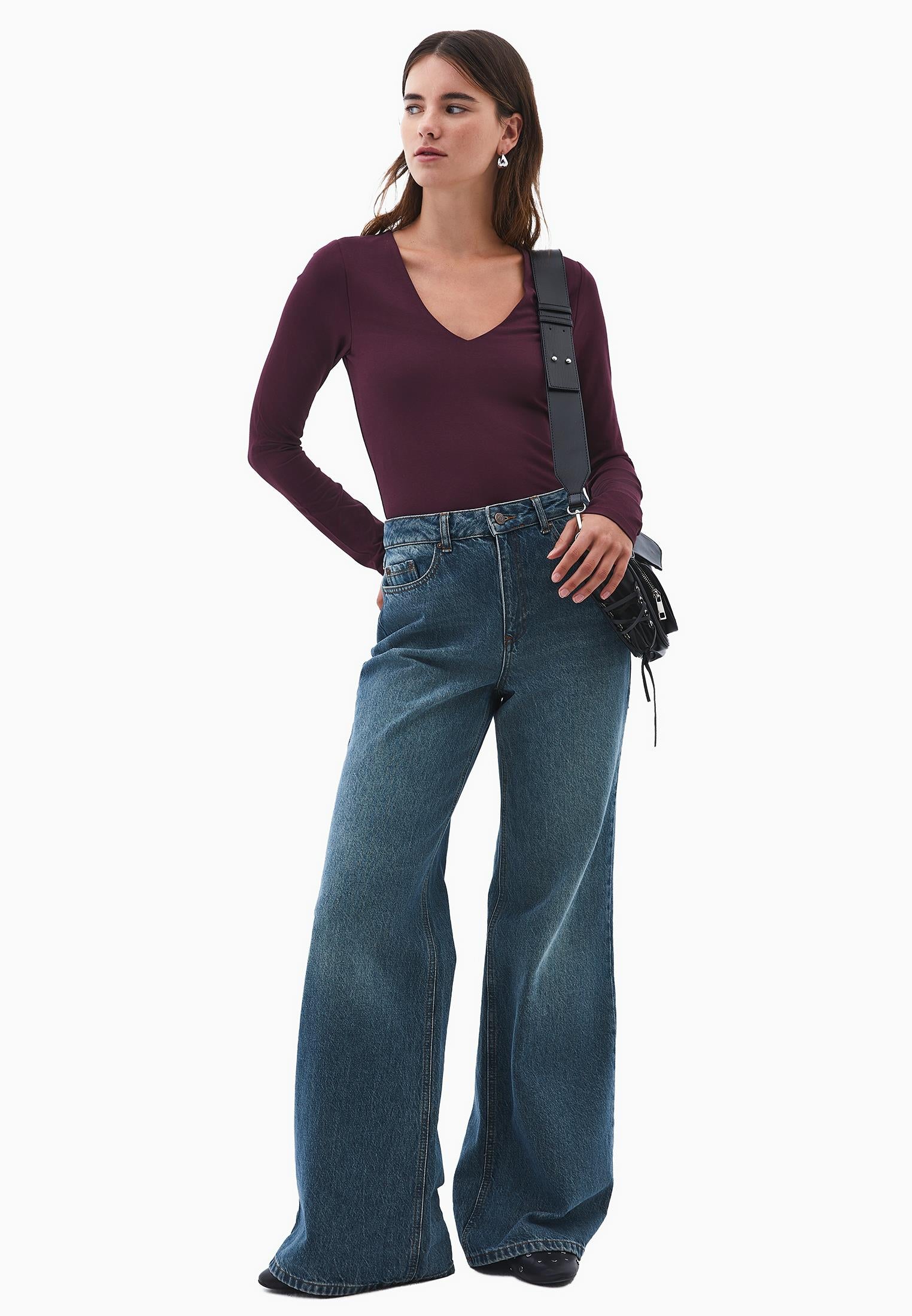 V Neck Long Sleeve T-Shirt - WINETASTING