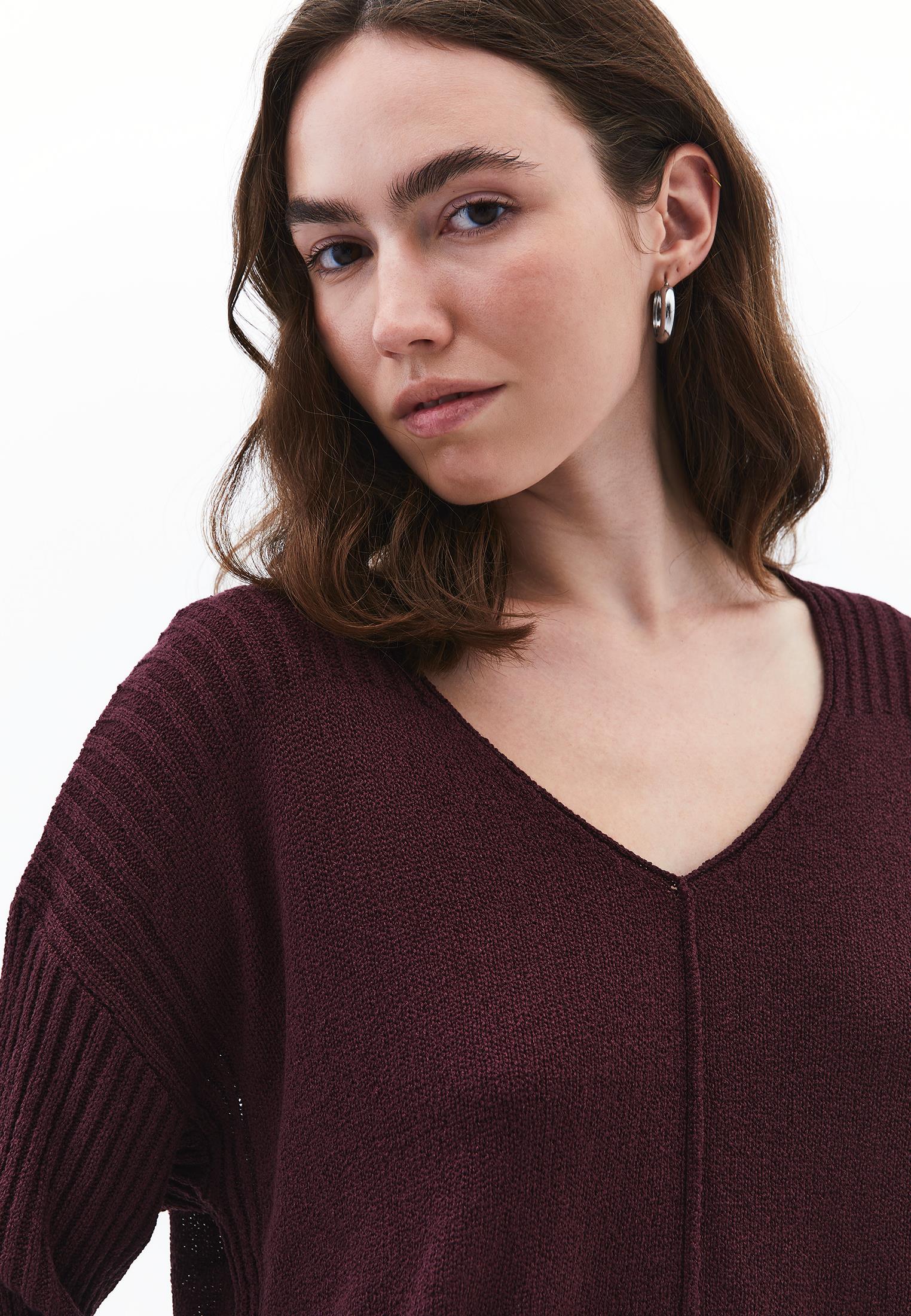 V Neck Standard Sweater - WINETASTING